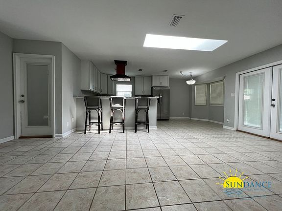 4th image of 317 Woodland Ave