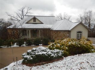 2040 Timbercrest Dr, Greensburg, PA