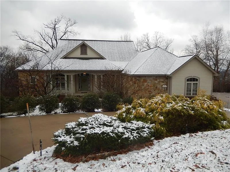 2040 Timbercrest Dr photo 1