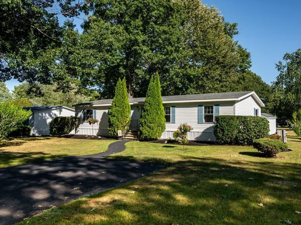 21 Oak Drive, North Hampton, NH 03862