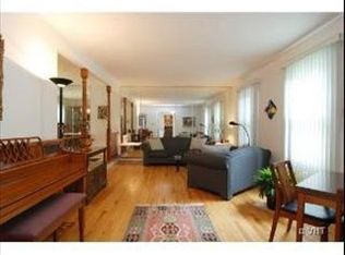 3250 Old Mill Rd, Northbrook, IL 60062