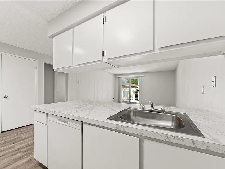 Parc Sprague Apartments — Photo 15