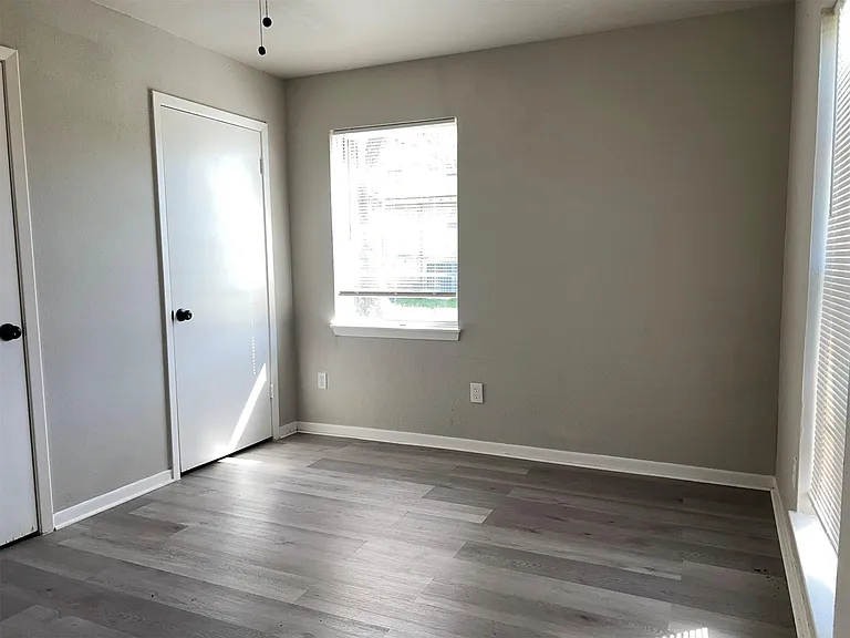 224 Stuart St — Photo 18