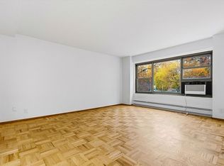 21-85 34th Ave #2D, Astoria, NY 11106