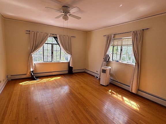5th image of 2221 Kearney St APT 5
