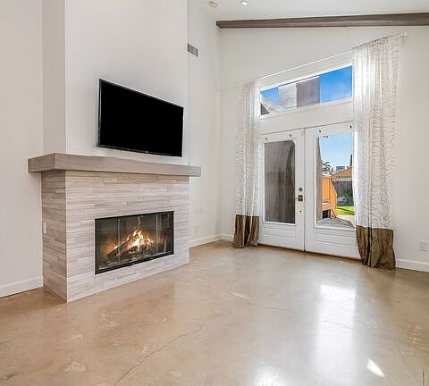 4th image of 629 N Brighton St