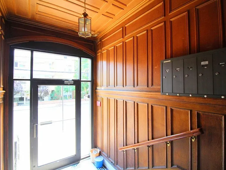 99 Marion St #4 — Photo 11