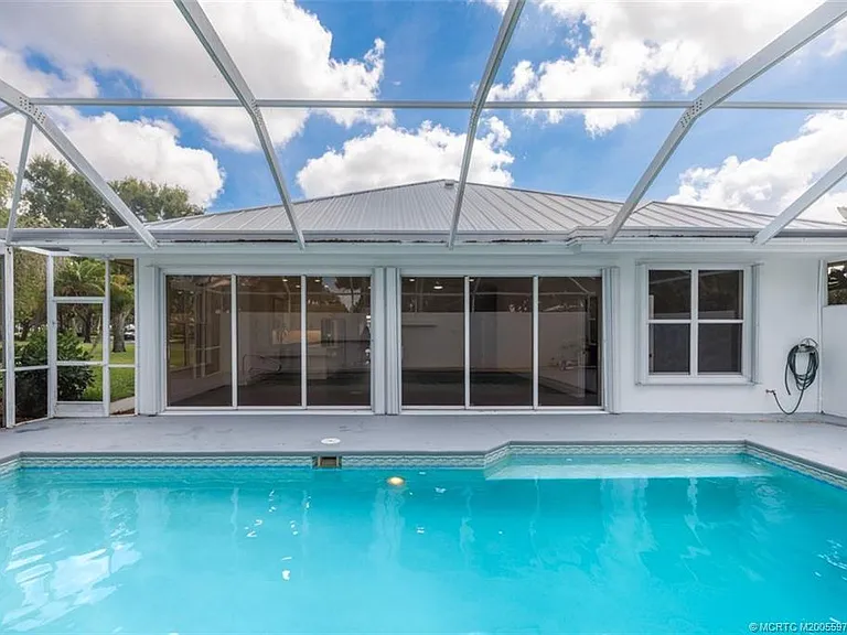 2198 SW Mayflower Dr — Photo 35