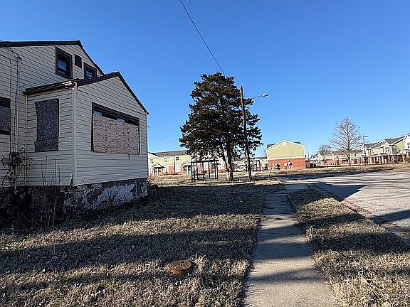 5th image of 4320 Bunkum Rd