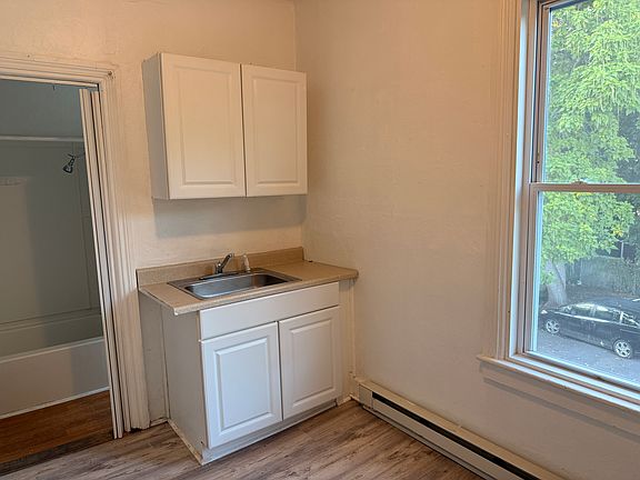 5th image of 17 Harrison St #C