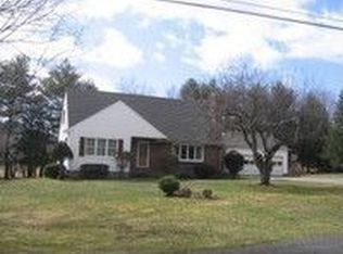 92 Richard Dr, Pittsfield, MA 01201