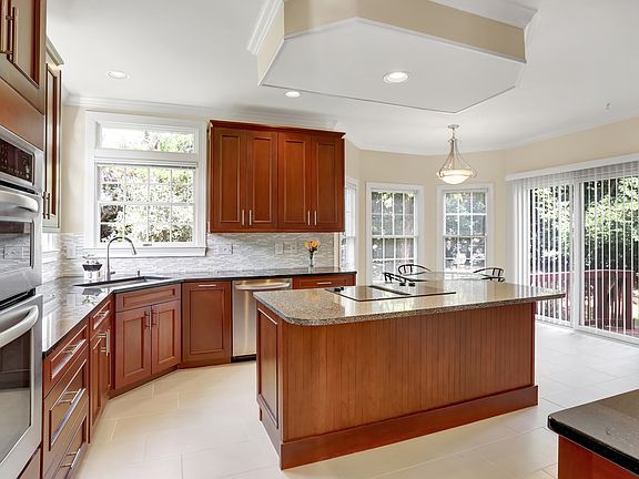 3rd image of 3029 Windy Knoll Ct