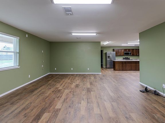 4th image of 126 Hollingsworth St