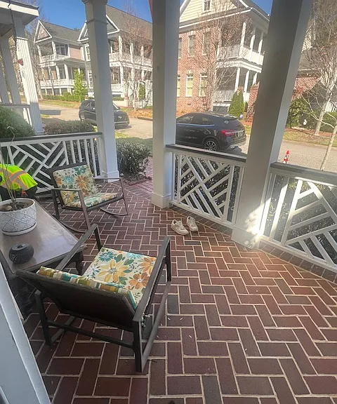 324 Village Walk Ln — Photo 3