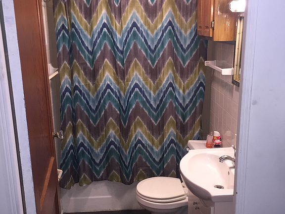 5th image of 2141 S Taylor St