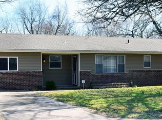 913 N Tennessee Ave, Carterville, MO 64835