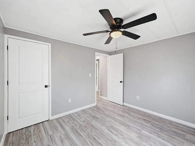 320 E Earp St — Photo 30
