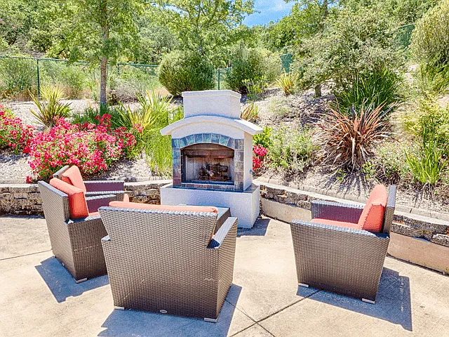 Crooked Oak at Loma Verde Preserve Apartment Homes — Photo 4