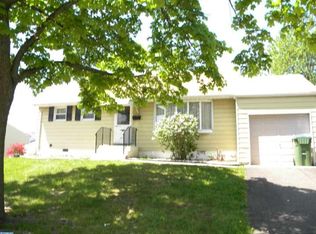 69 Eardley Rd, Edison, NJ 08817