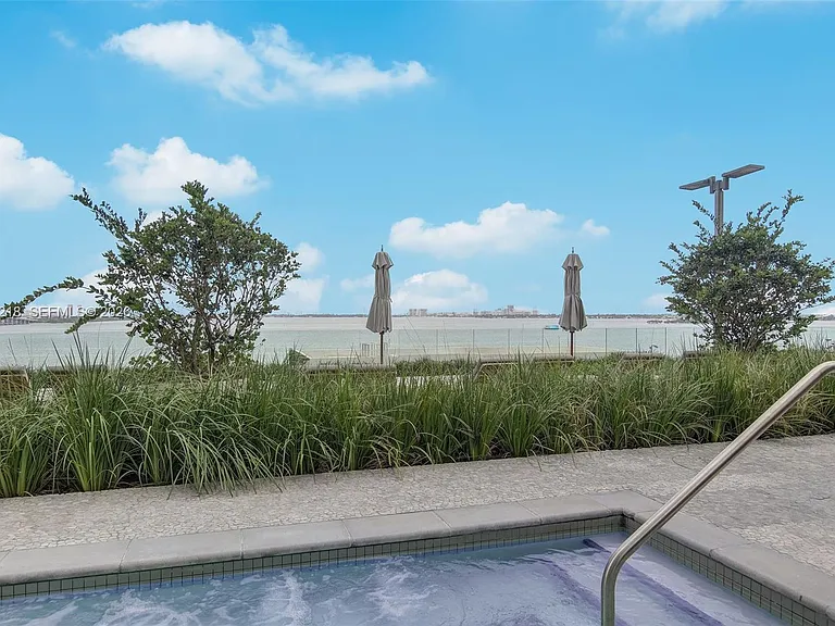 650 NE 32nd St #3808 — Photo 18