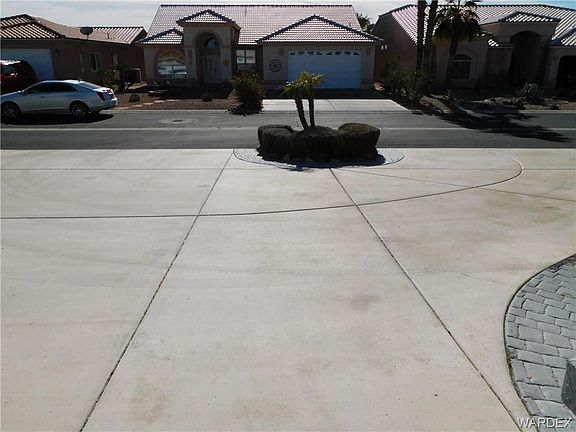 4th image of 2031 E Lago Grande Pl