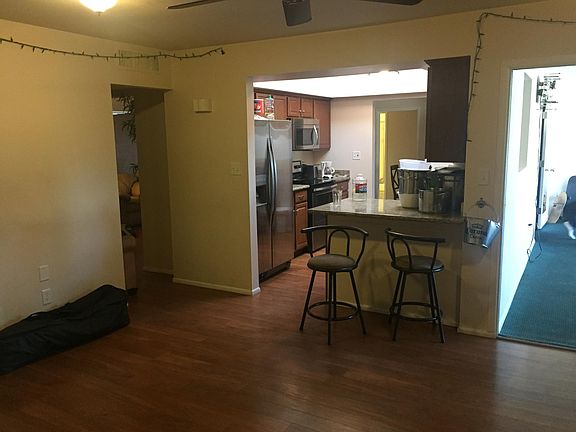 3rd image of 606 E Malibu Dr