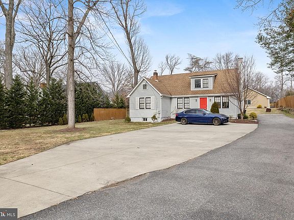 5th image of 9226 Fowler Ln