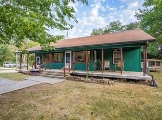 10056 W Jeter Rd, Fayetteville, AR 72701