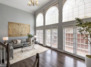 2517 Hunton Pl, Alexandria, VA 22311