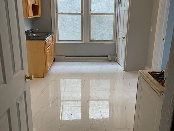 3rd image of 167 Linden St APT 3B