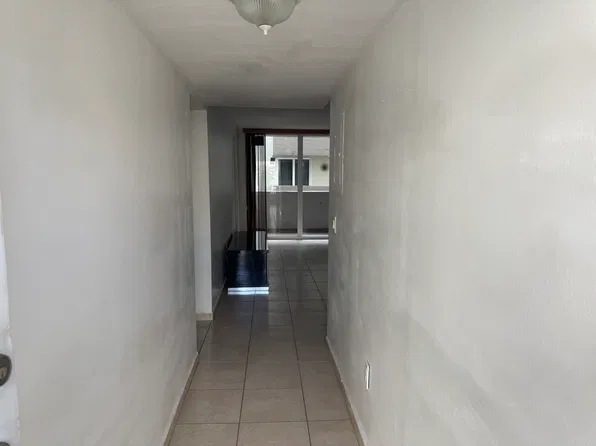10090 NW 80th Ct, Hialeah Gardens, FL