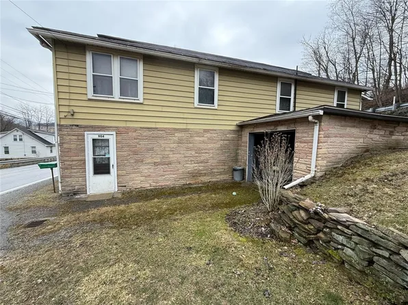 904 S Main St, Hollsopple, PA 15935