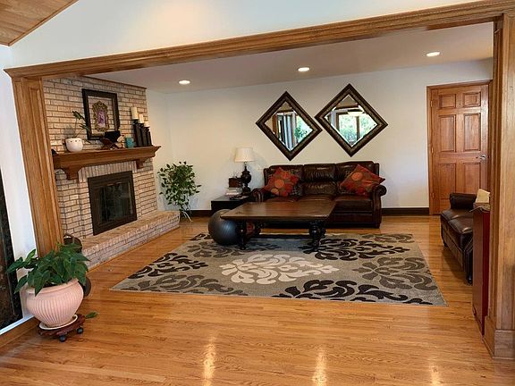 Family Room picture 2