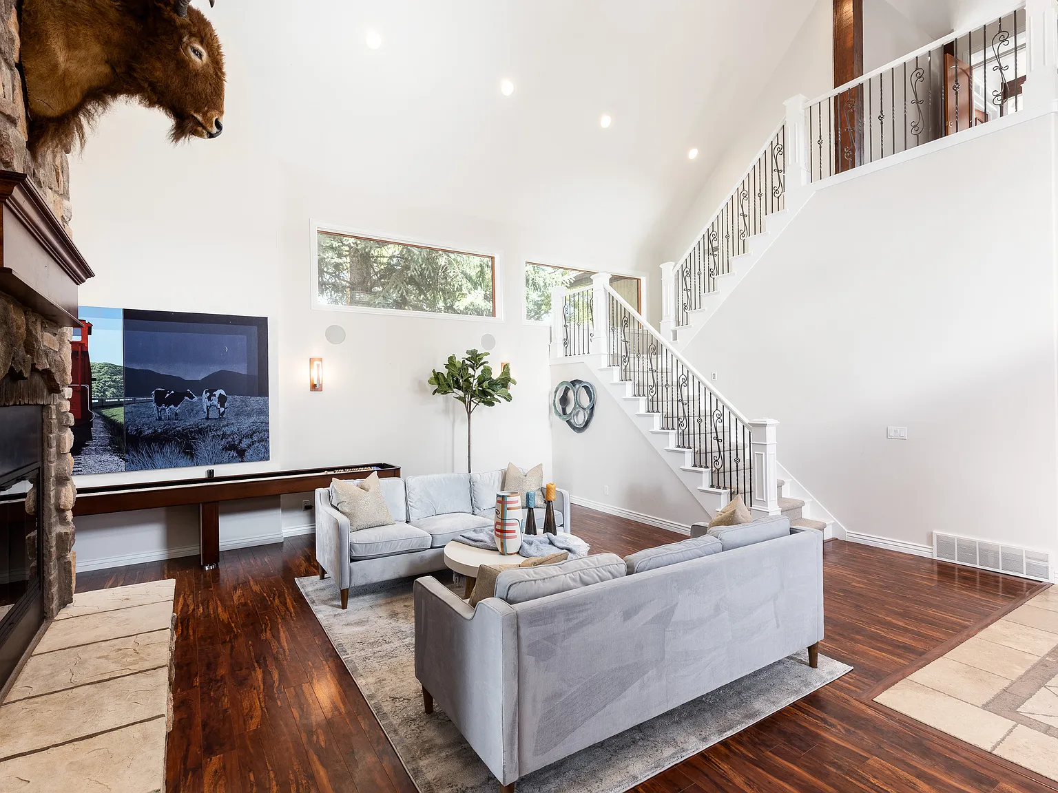 5 bed, 4700 sqft, $9,995 — Photo 4