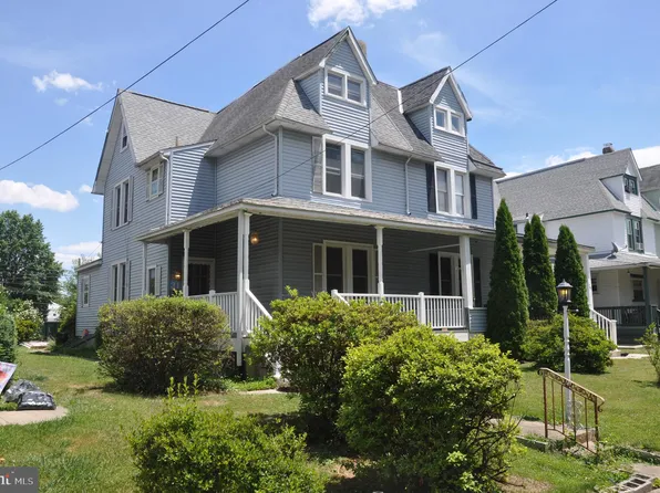 31 W Ridley Ave, Norwood, PA 19074