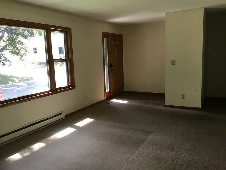 165 Locust St — Photo 5