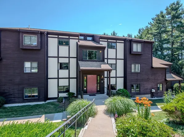 63 Highwood Dr #63, Franklin, MA 02038