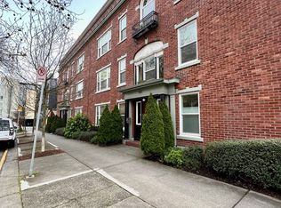 901 NE 43rd St APT 201, Seattle, WA 98105