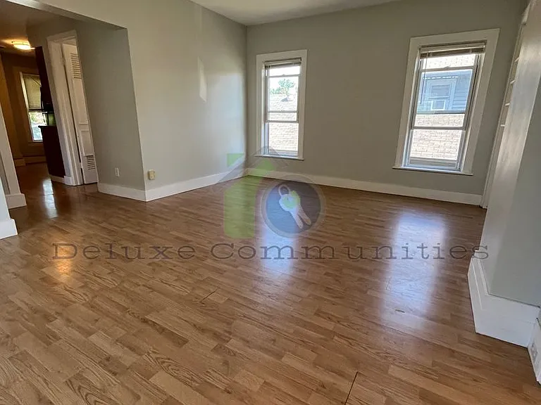 1021 Broadway Ave NW — Photo 8
