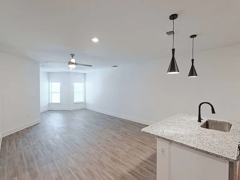 The Parian Luxury Apartments — Photo 70