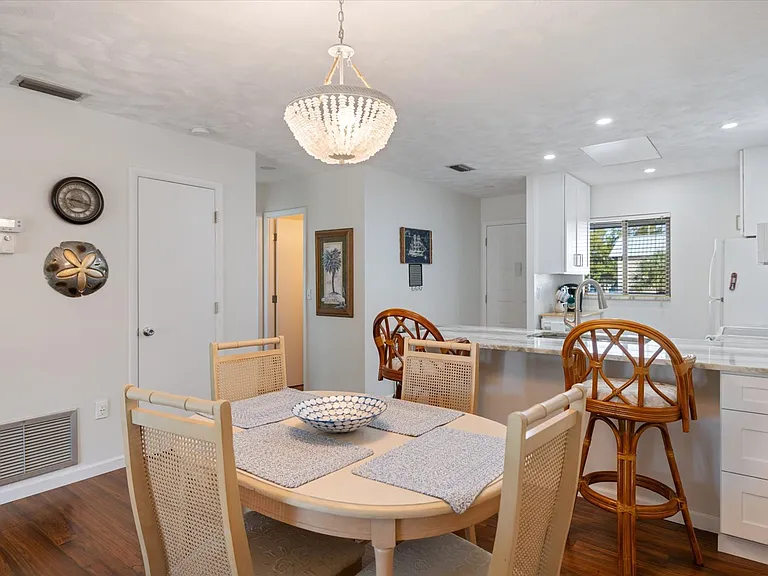 431 Airport Ave E #207 — Photo 7