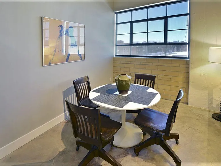 Laclede Lofts — Photo 8