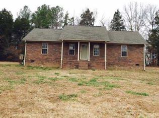 1645 Peace Chapel Rd, Decaturville, TN 38329