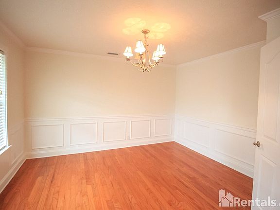 2nd image of 2724 Westhaven Dr