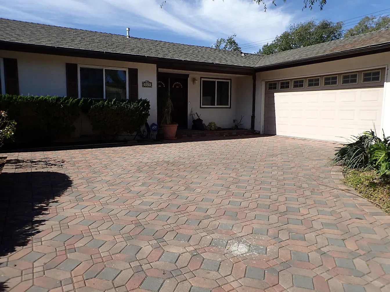 3 bed, 1950 sqft, $1,500 — Photo 2