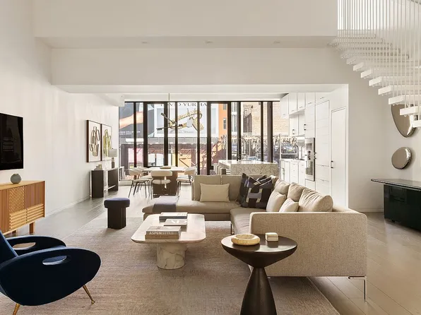 22 Bond St #A, New York, NY 10012