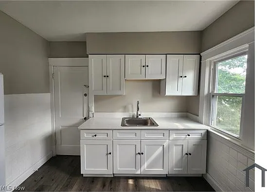 3 bed, $1,700 — Photo 2