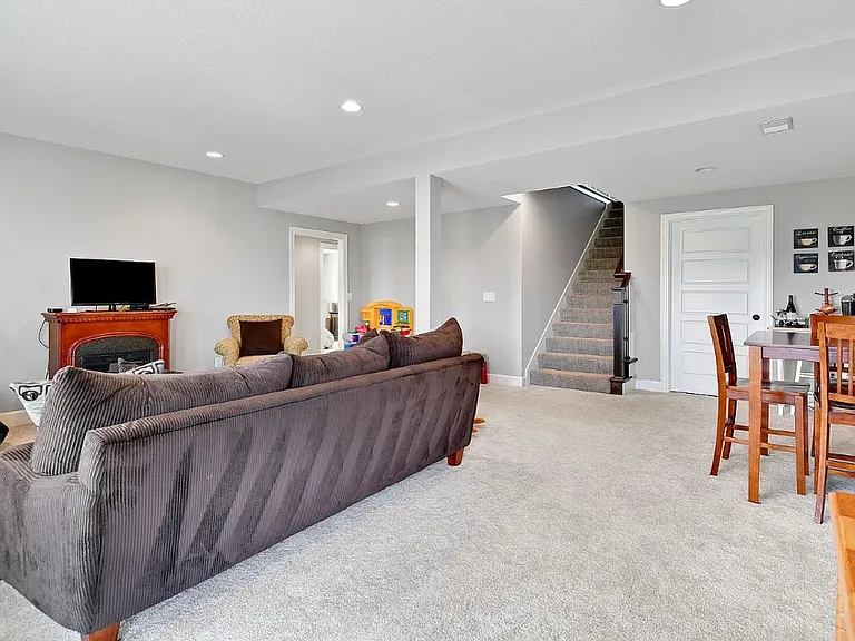8003 W 166th Ter — Photo 17
