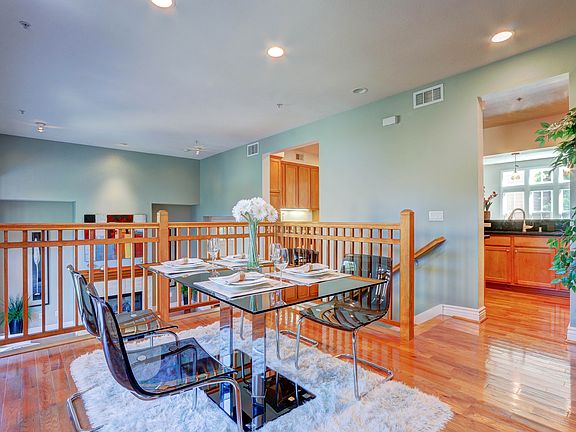 5th image of 26 Edgewood Pl