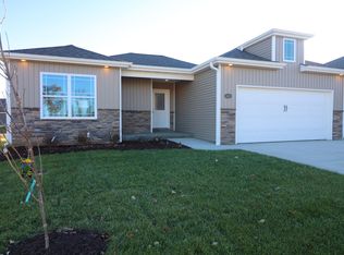 4140 W Posey Ln, Columbia, MO 65203
